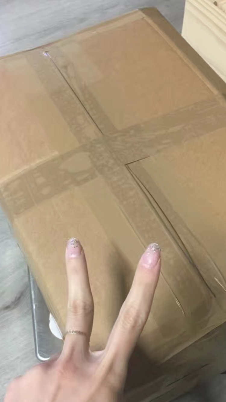 http://img.superbuy.com/group1/M00/13/85/CjNkV1hS5teAIrZ0ABN_Bu_hHDo561.png?x-oss-process=image/resize,w_950